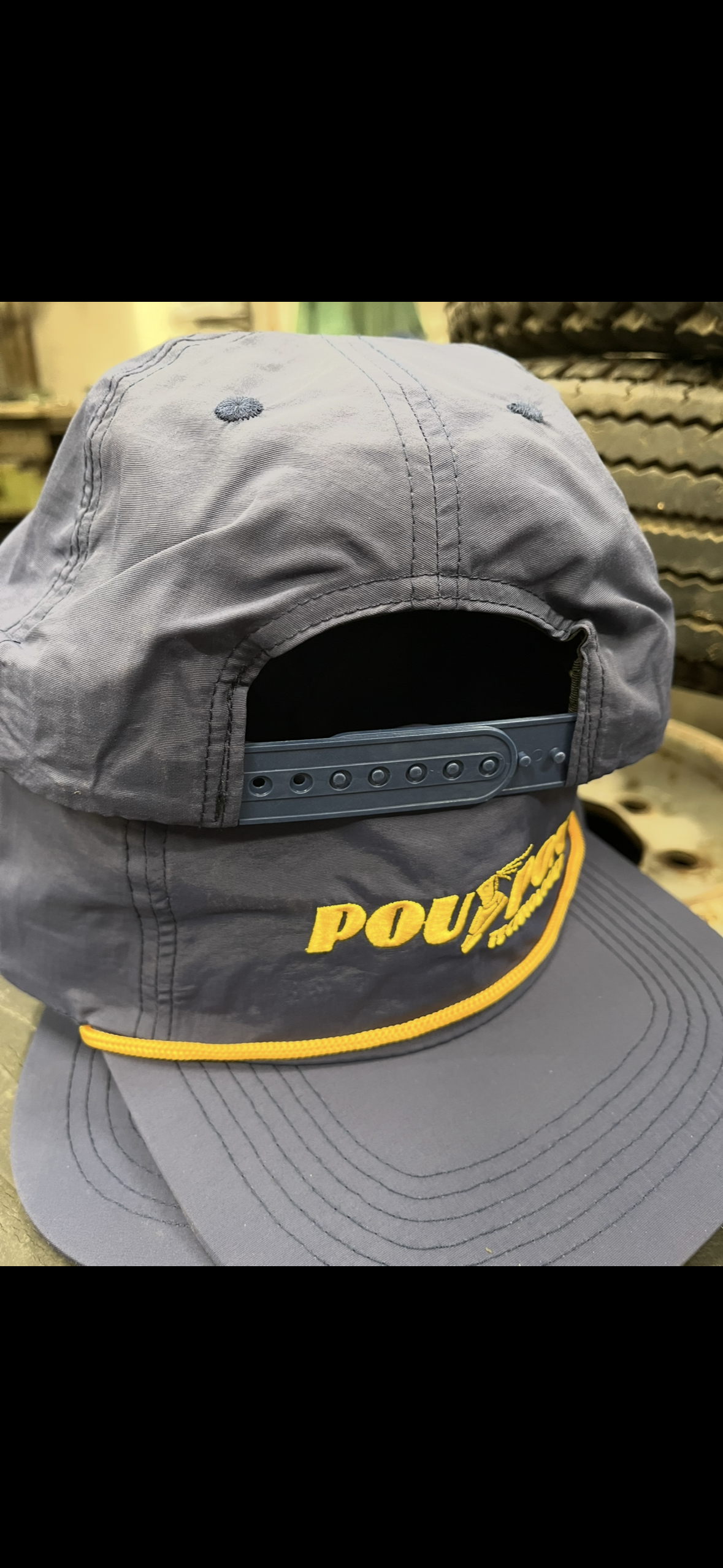 Poupon light weight snap back